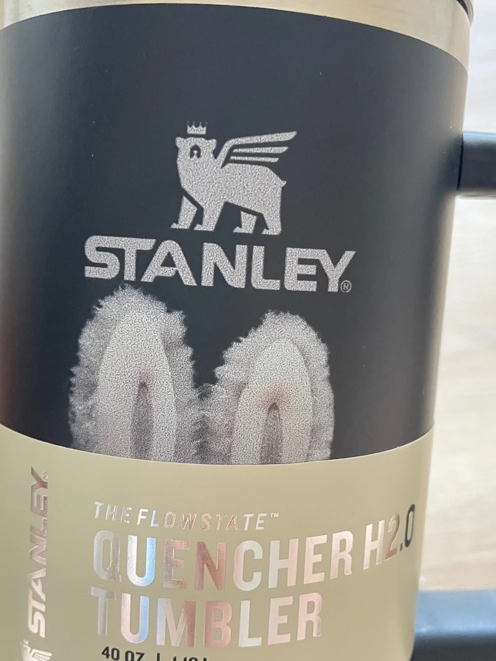 Stanley Quencher H2.0 Tumbler - Black and Beige